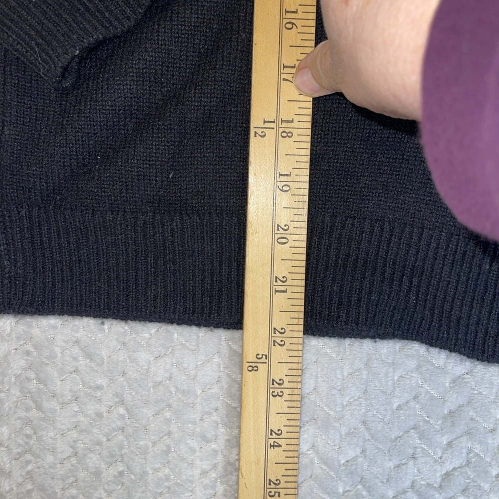 Garnet Hill  Black cashmere‎ Cable Front Detail Preppy V neck sweater Medium - Picture 9 of 10